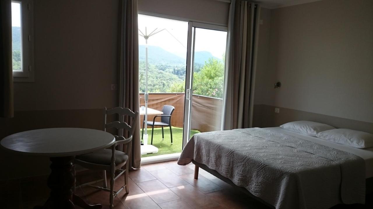 Au Relais Provencal Otel Bagnols-en-Forêt Dış mekan fotoğraf
