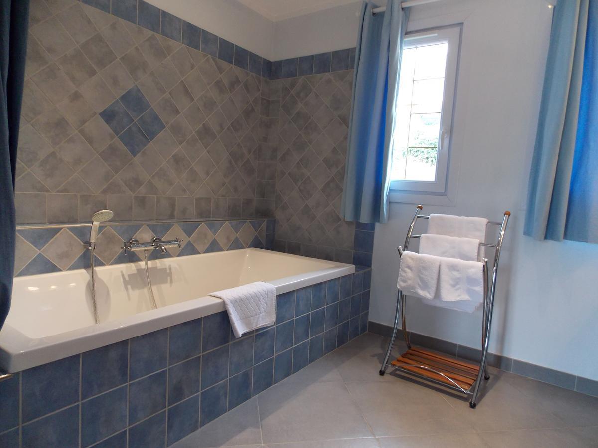 Au Relais Provencal Otel Bagnols-en-Forêt Dış mekan fotoğraf