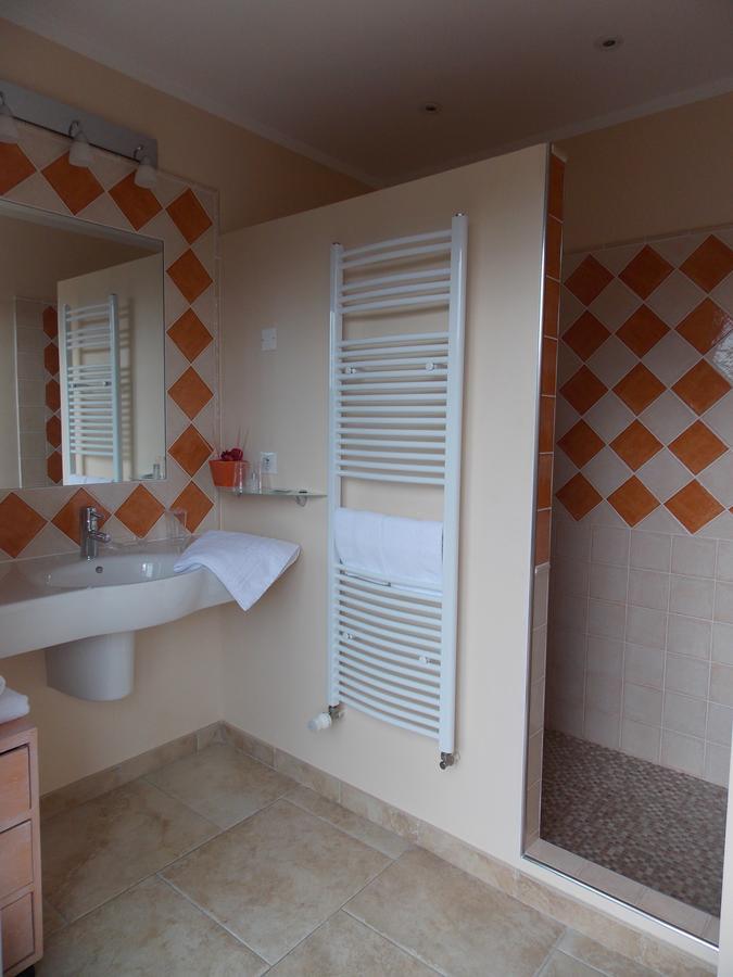 Au Relais Provencal Otel Bagnols-en-Forêt Dış mekan fotoğraf
