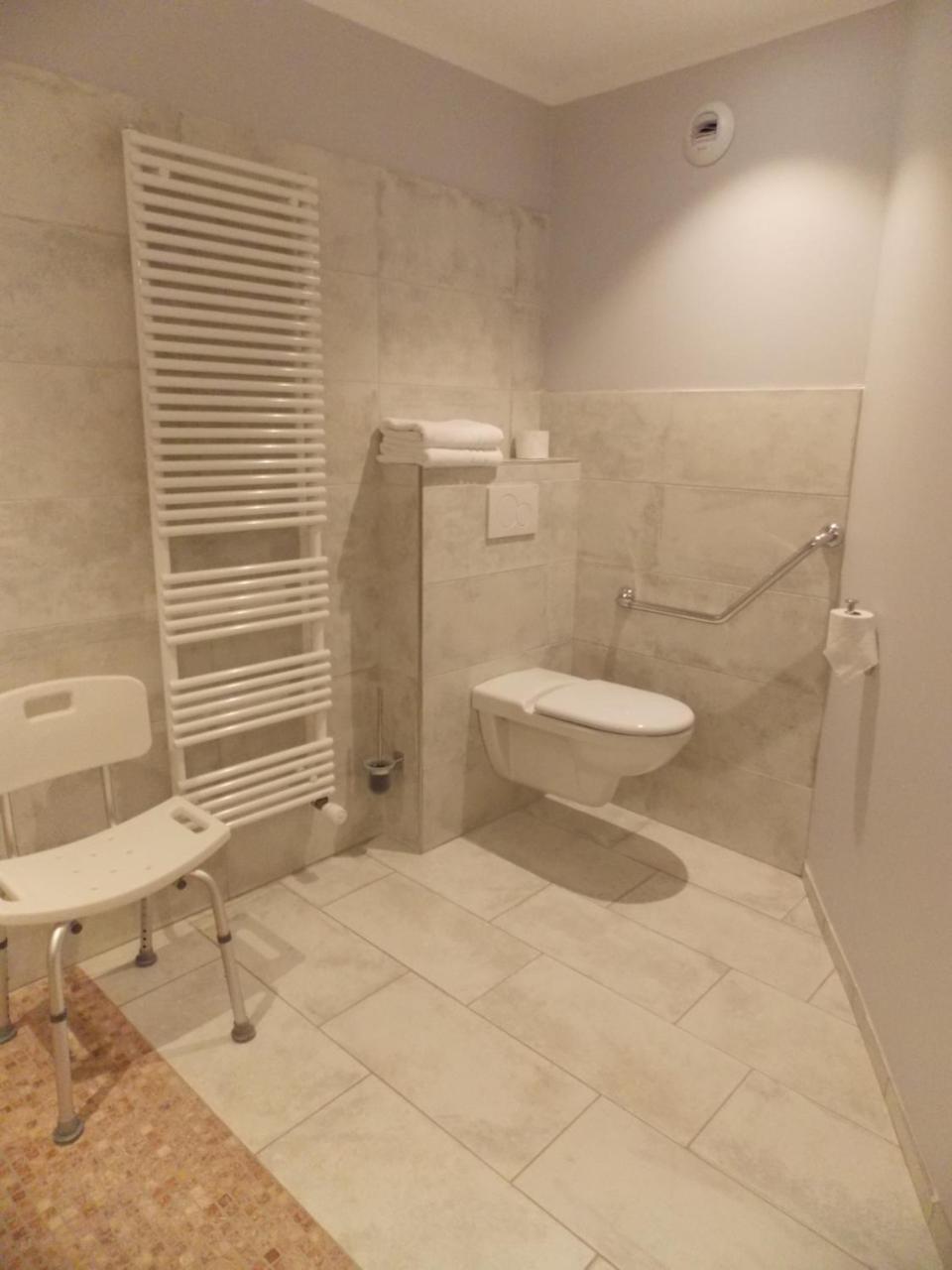 Au Relais Provencal Otel Bagnols-en-Forêt Dış mekan fotoğraf