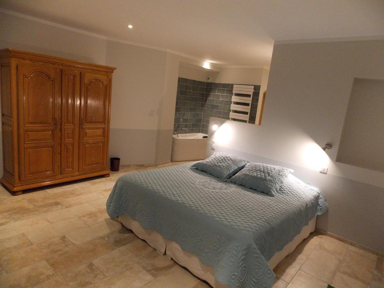 Au Relais Provencal Otel Bagnols-en-Forêt Dış mekan fotoğraf