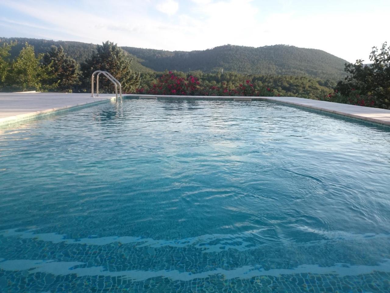 Au Relais Provencal Otel Bagnols-en-Forêt Dış mekan fotoğraf